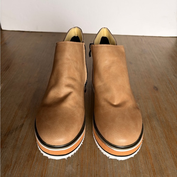 Shoes - Women’s Tan Faux Leather platform wedge shoe